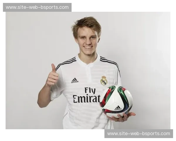 厄德高替补登场激活进攻 挪威中场仍是枪手节拍器